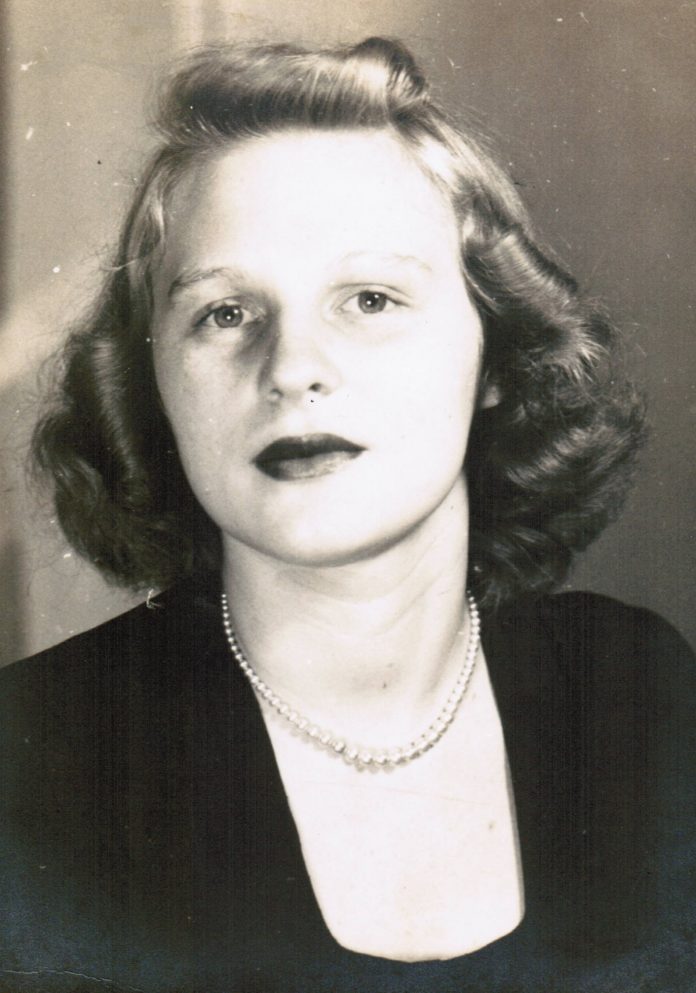 Christine Steele Pic (3)