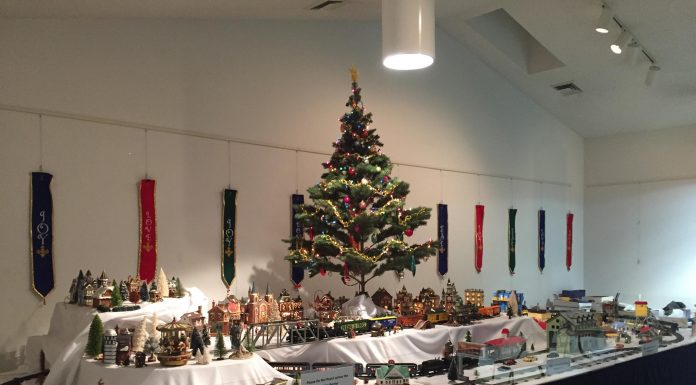 West Plains Model Railroad Club’s holiday model train on display
