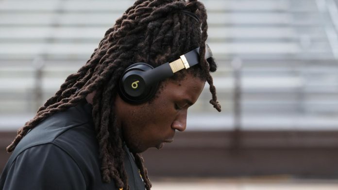 edit_083119_Bolton_Nick_32_atWyoming_414_pregame_no_helmet