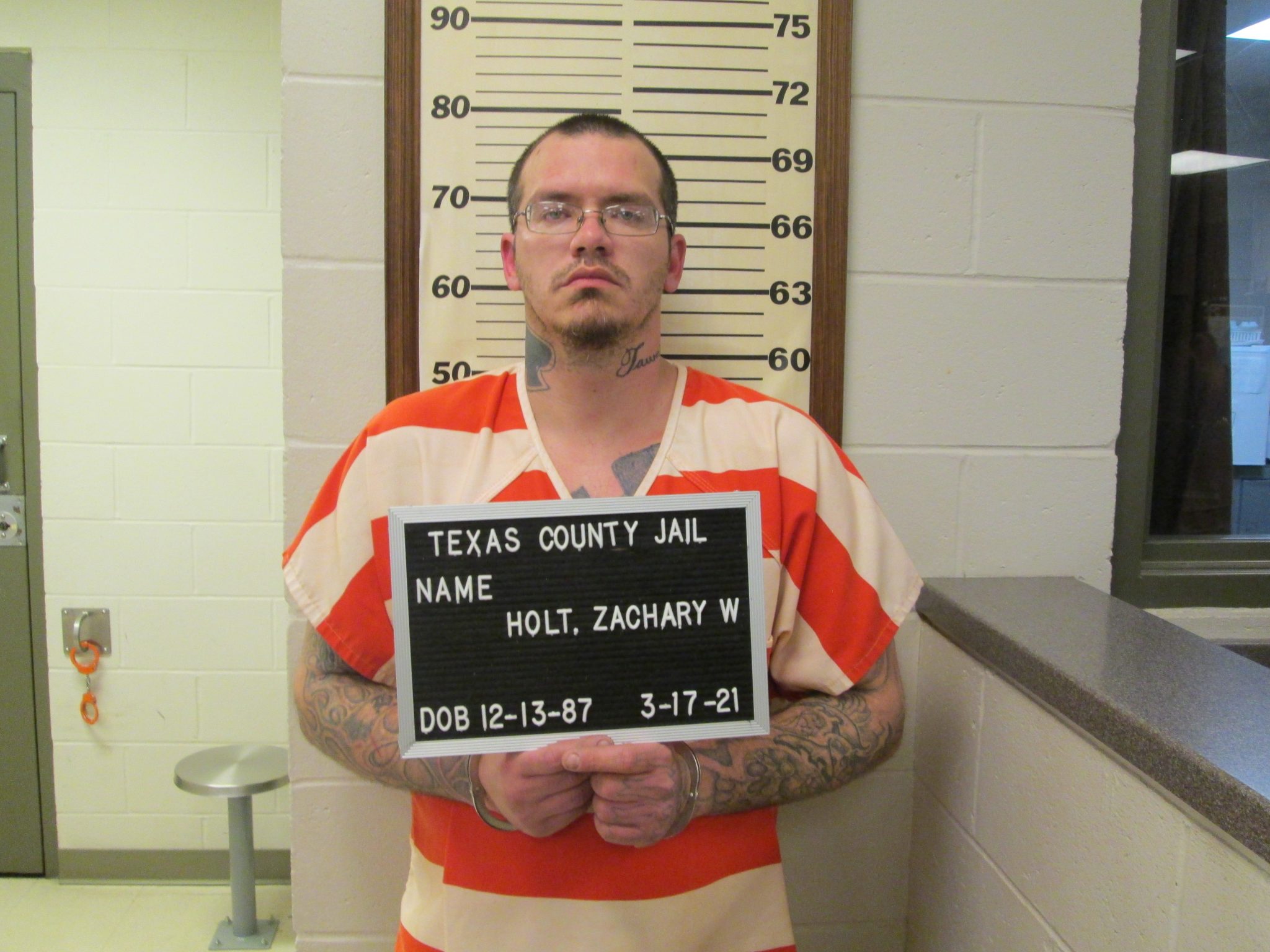 Demartell Holt Arrested - 4nnnsru