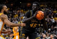 Men’s Basketball Tops No. 20 Tennessee, 73-69