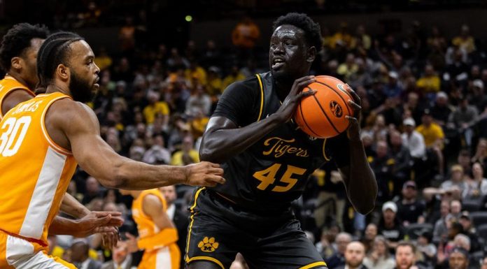 Men’s Basketball Tops No. 20 Tennessee, 73-69