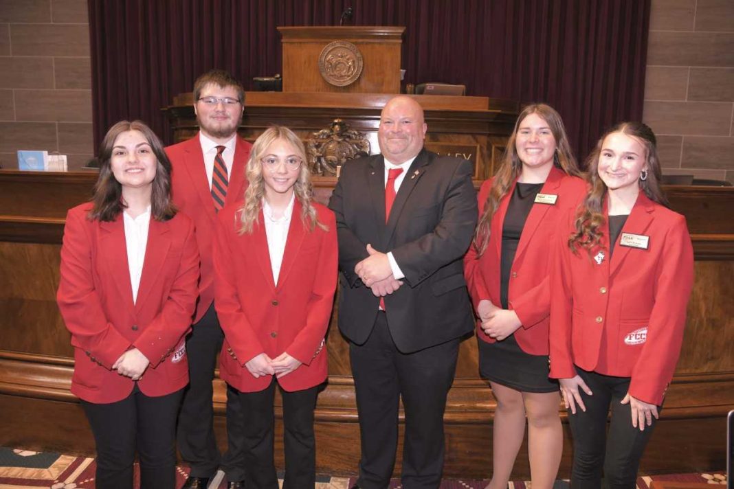 State Rep Bennie Cook Hosts Alton, Cabool Students at Missouri Capitol