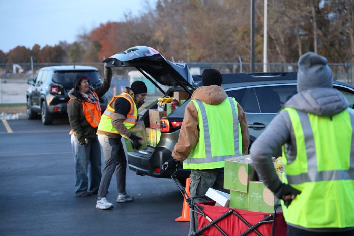 OFH Federal Employee Food Distribution 4