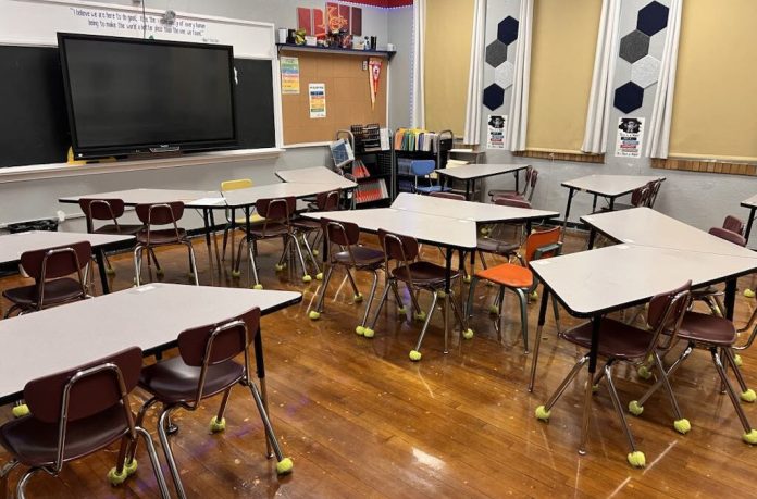 Empty-classroom-full-of-desks-at-the-Mexico-High-School.-Photo-credit-to-Brandon-Schafer-Activities-Director-at-the-Mexico-High-School-1024x675