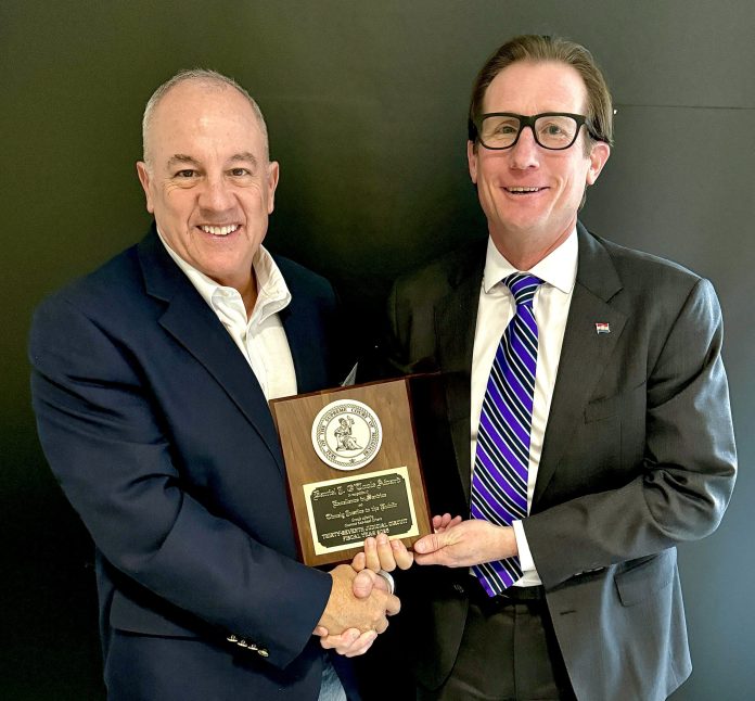PresidingJudgeStevePrivette-receives-O'TooleAward-from_-ChiefJusticeBrentPowell