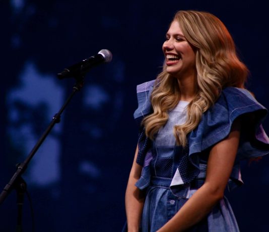 Hannah Harper is Your American Idol